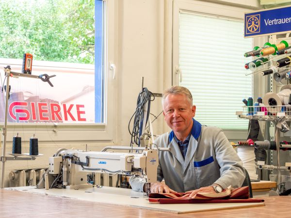 Polsterermeister Toralf Gierke